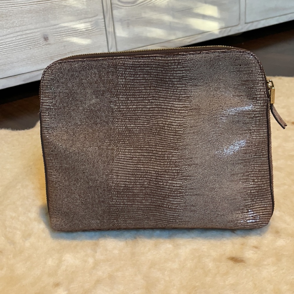 India Hicks Lizard Insider Clutch